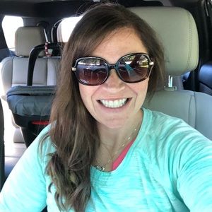 Meet your Posher, Stacy